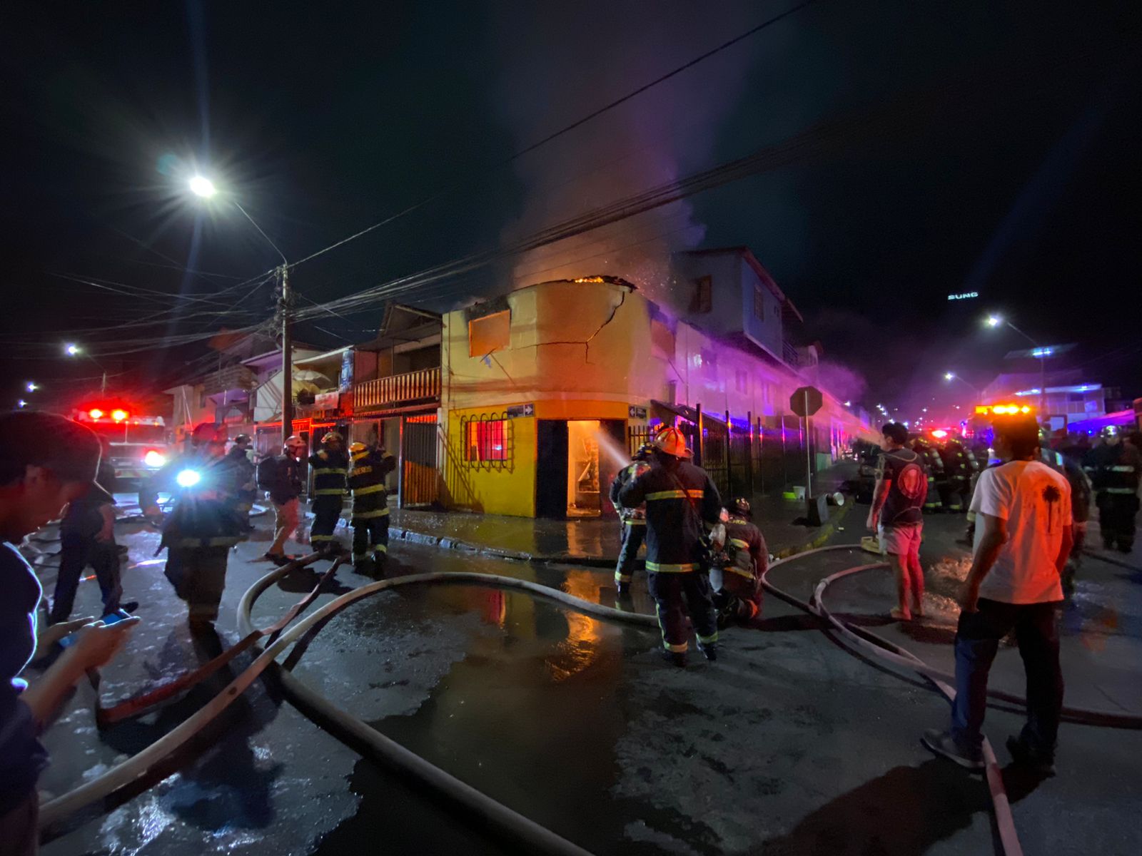 Incendio destruyó una casa Corresponsal Iquique